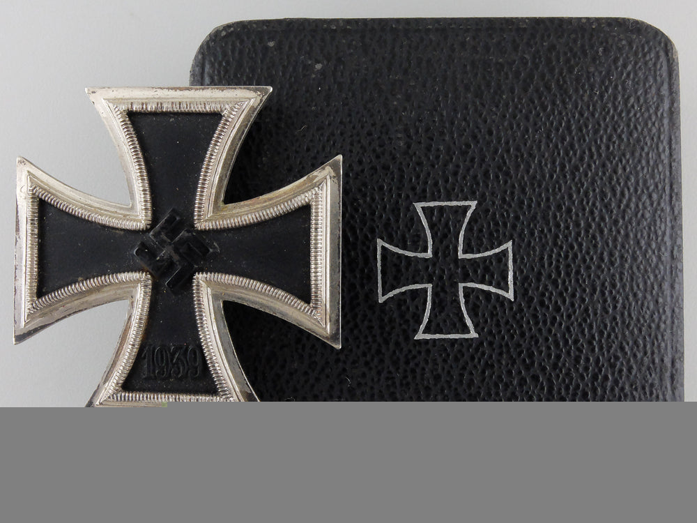 an_iron_cross_first_class1939_with_case_an_iron_cross_fi_55c0c1cb25d73