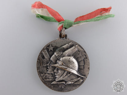italy,_fascist_state._an_italian-_ethiopian_co-_operation_medal_an_italian_ethio_54de341384ffd