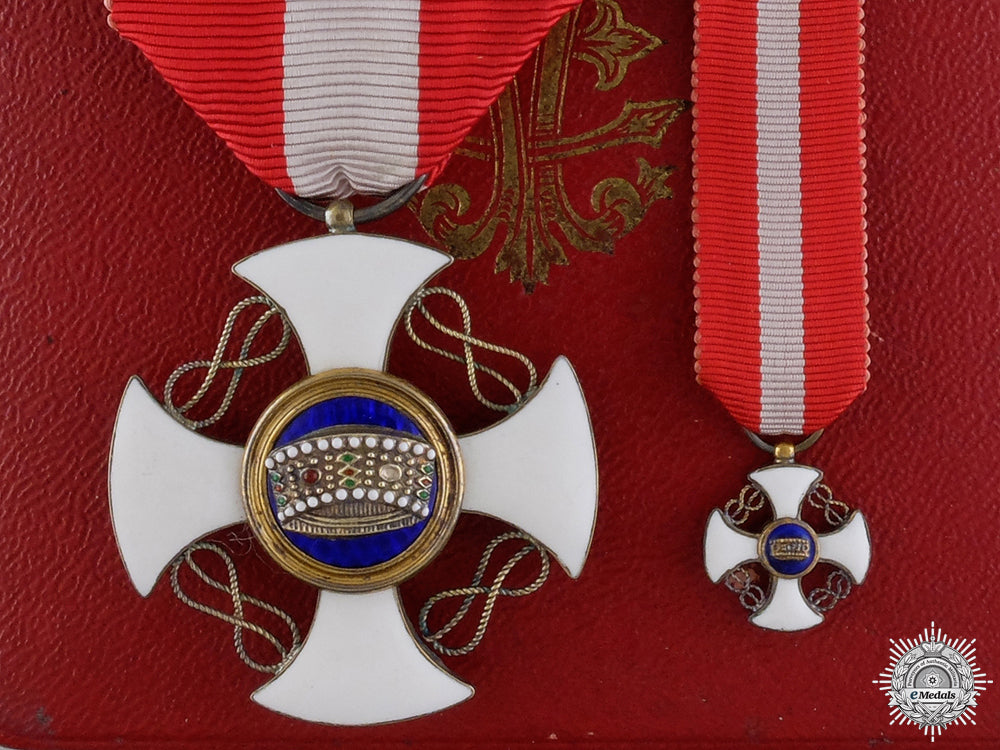 an_italian_order_of_the_crown_in_gold_with_case_an_italian_order_54b556400fd23