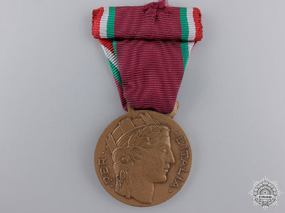 an_italian_volunteers'_medal_for_the_wounded_an_italian_volun_54eb67891e314