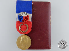 France, Republic. A Ministry Of Labour And Social Security Medal