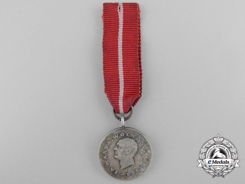 two_rare_polish_spanish_civil_war_decorations1936-1939_b_1798