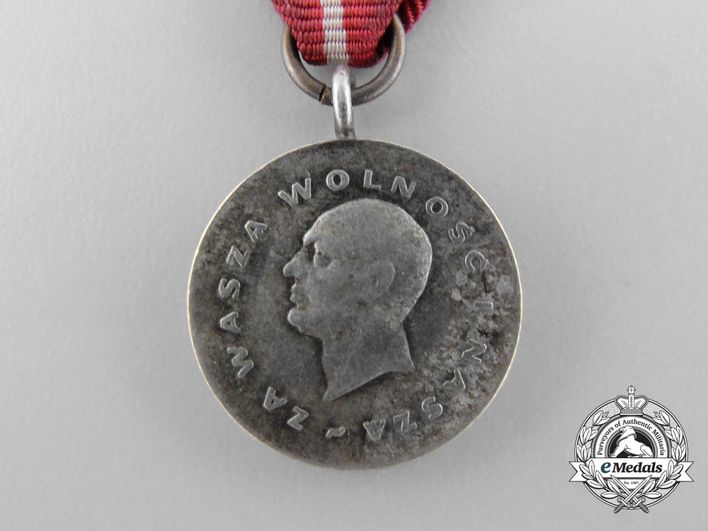 two_rare_polish_spanish_civil_war_decorations1936-1939_b_1799