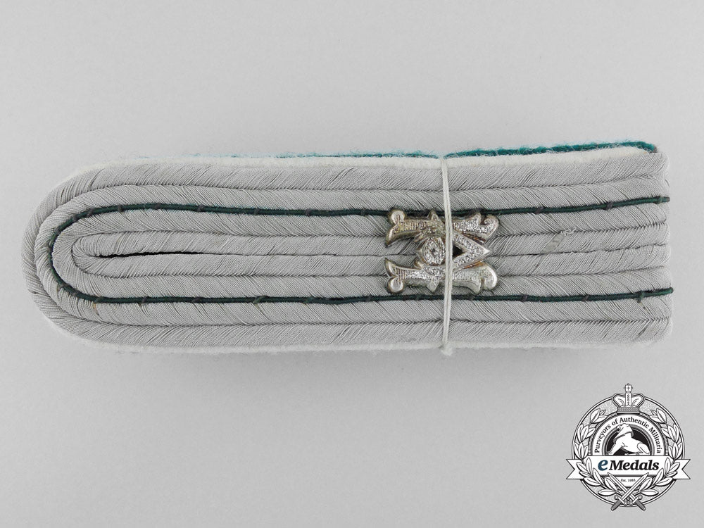 germany,_third_reich._a_set_of_armed_forces_paymaster_official_for_the_duration_of_the_war_shoulder_boards_b_2160