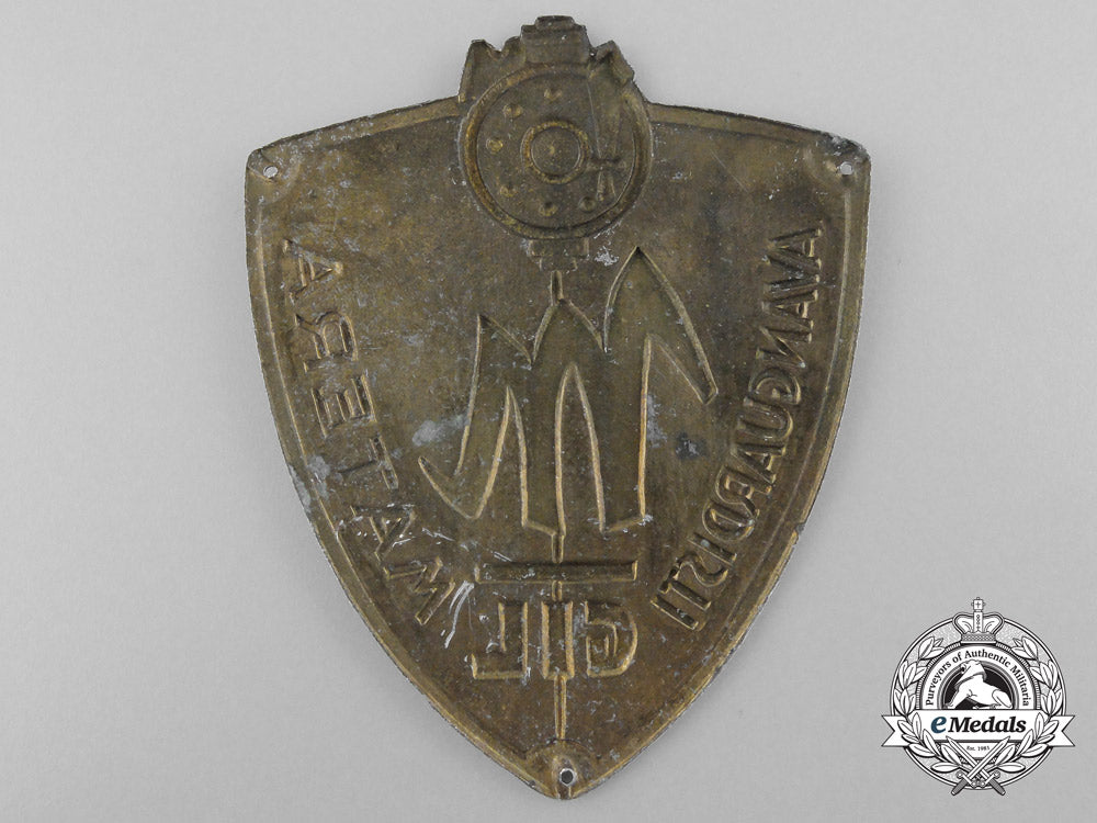 an_italian_youth_of_the_lictor_matera_fascist_membership_badge_b_2856