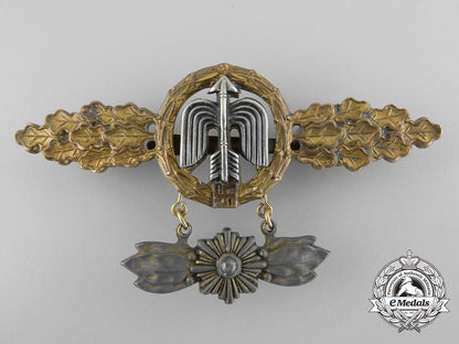 a_gold_grade_short_range_day_fighter_flight_clasp_with_pendant_b_3378