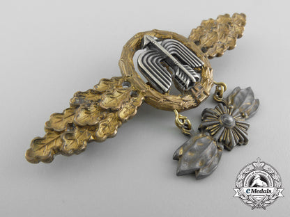 a_gold_grade_short_range_day_fighter_flight_clasp_with_pendant_b_3381