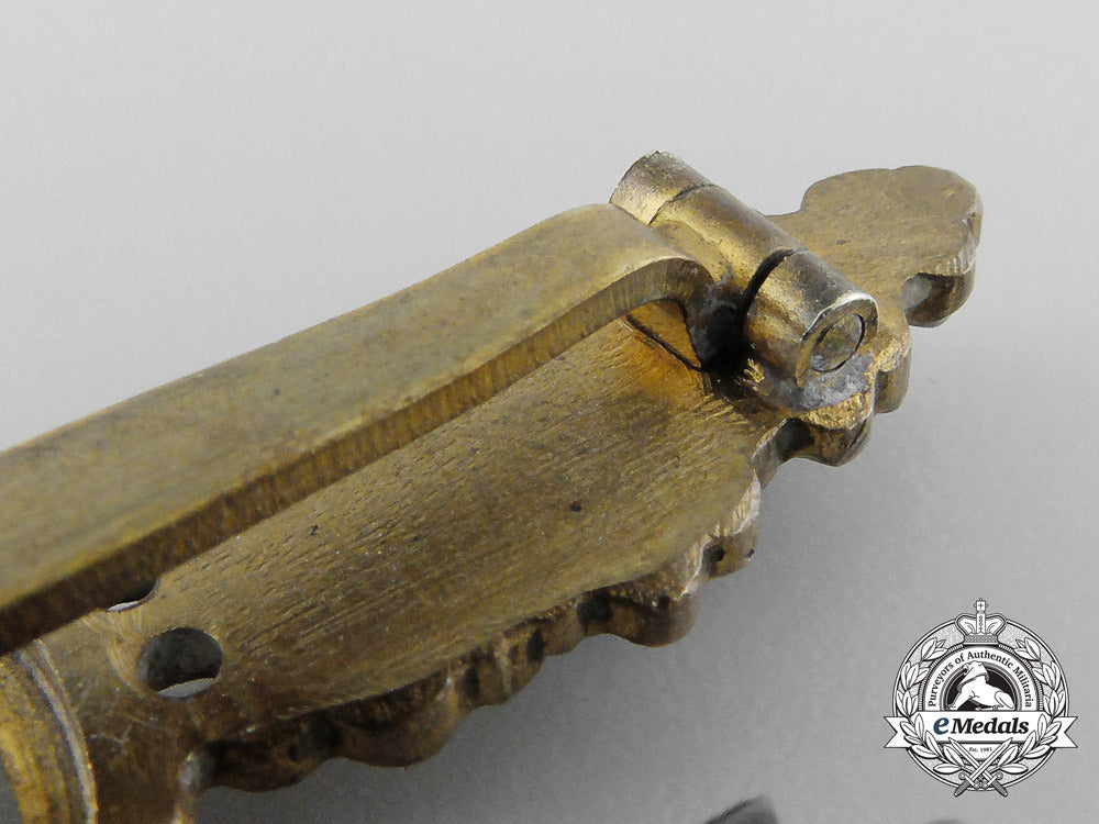 a_gold_grade_short_range_day_fighter_flight_clasp_with_pendant_b_3384