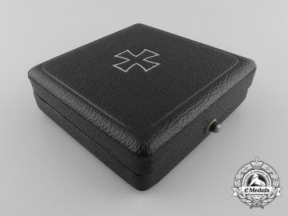 a_case_for19391_st_class_iron_cross;_marked_b_3409