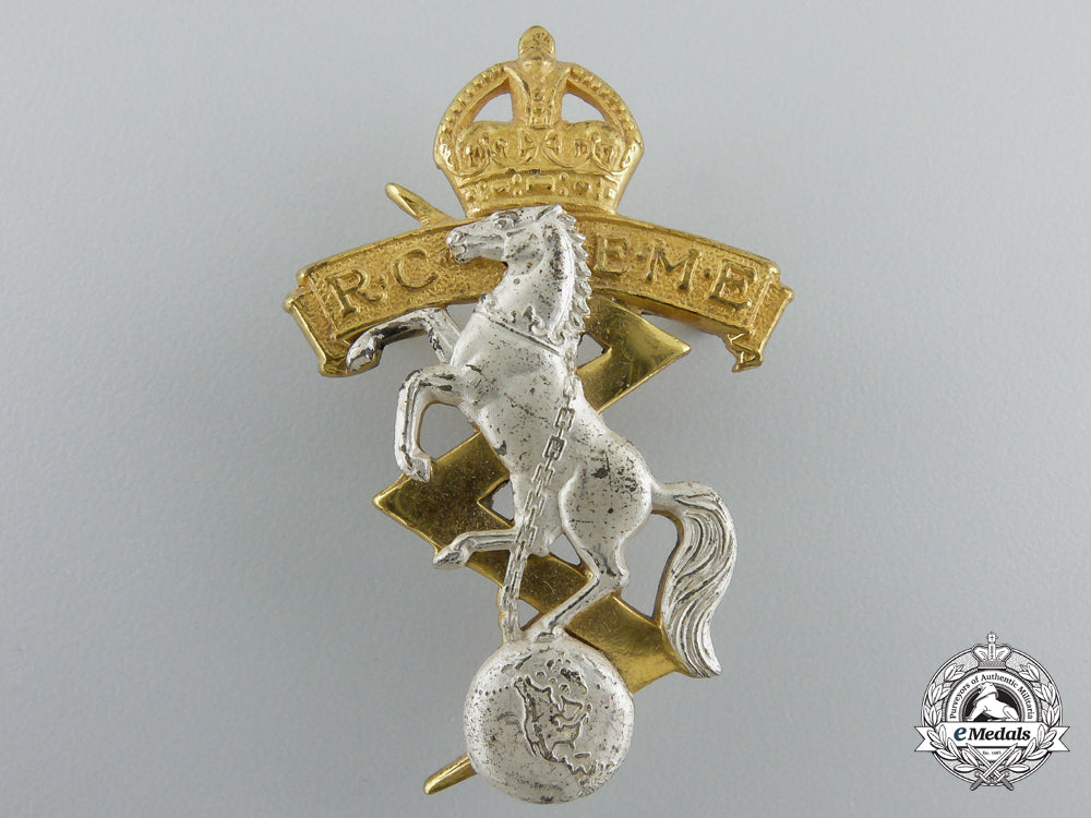 a_second_war_royal_canadian_electrical_and_mechanical_engineers_officer's_cap_badge_b_419