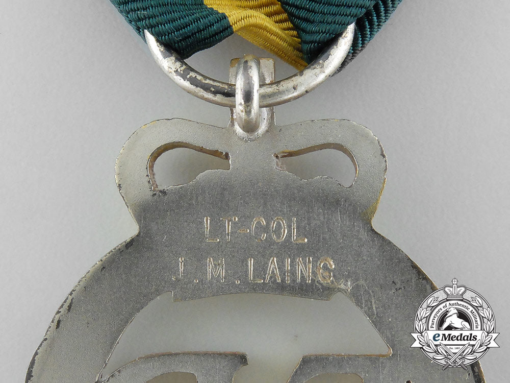 canada._a_qeii_efficiency_decoration_with_canada_bar_to_lt._col._laing_b_4859