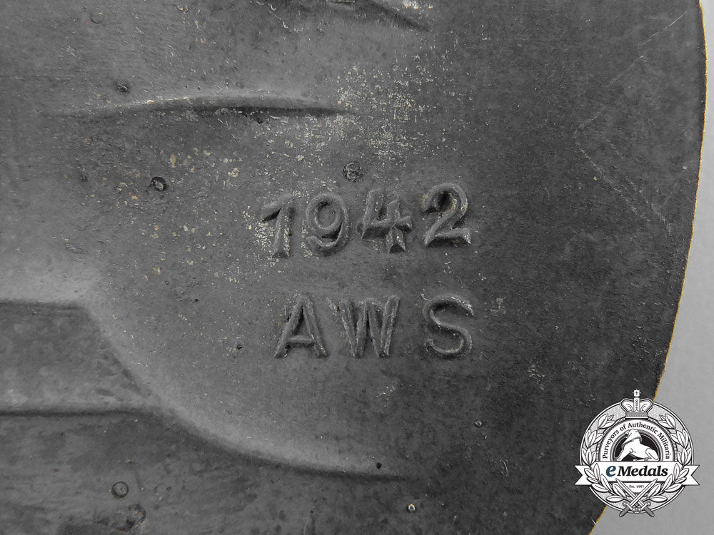 a_silver_grade_tank_badge_by_arno_wallpach_of_salzburg1942_b_6722