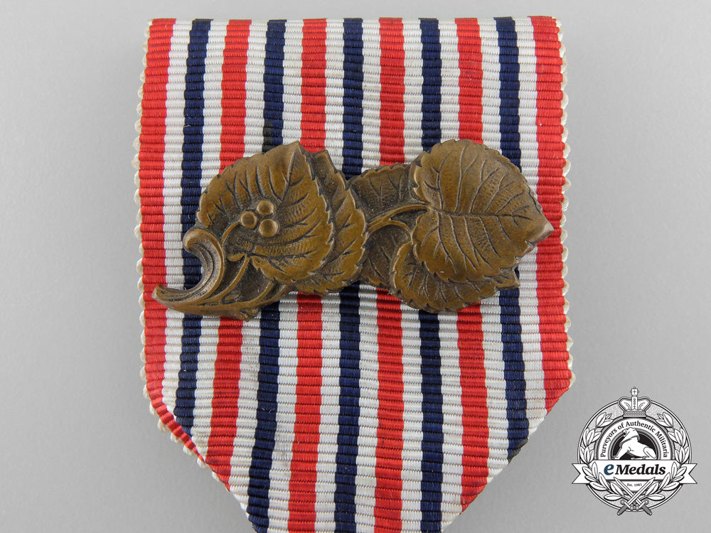 a_czechoslovakian_war_cross1939-1945_with_case_b_7122