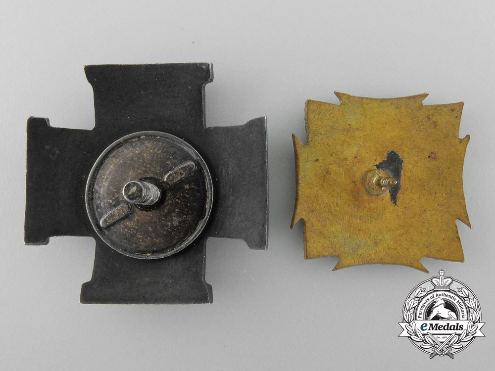 a_set_of_two_polish_badges_b_8571