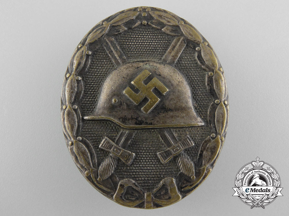 an_early_silver_grade_wound_badge_b_8747