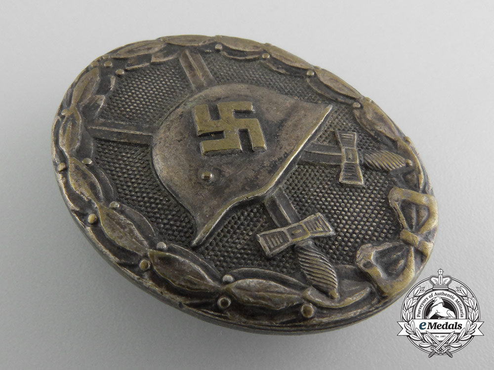 an_early_silver_grade_wound_badge_b_8749