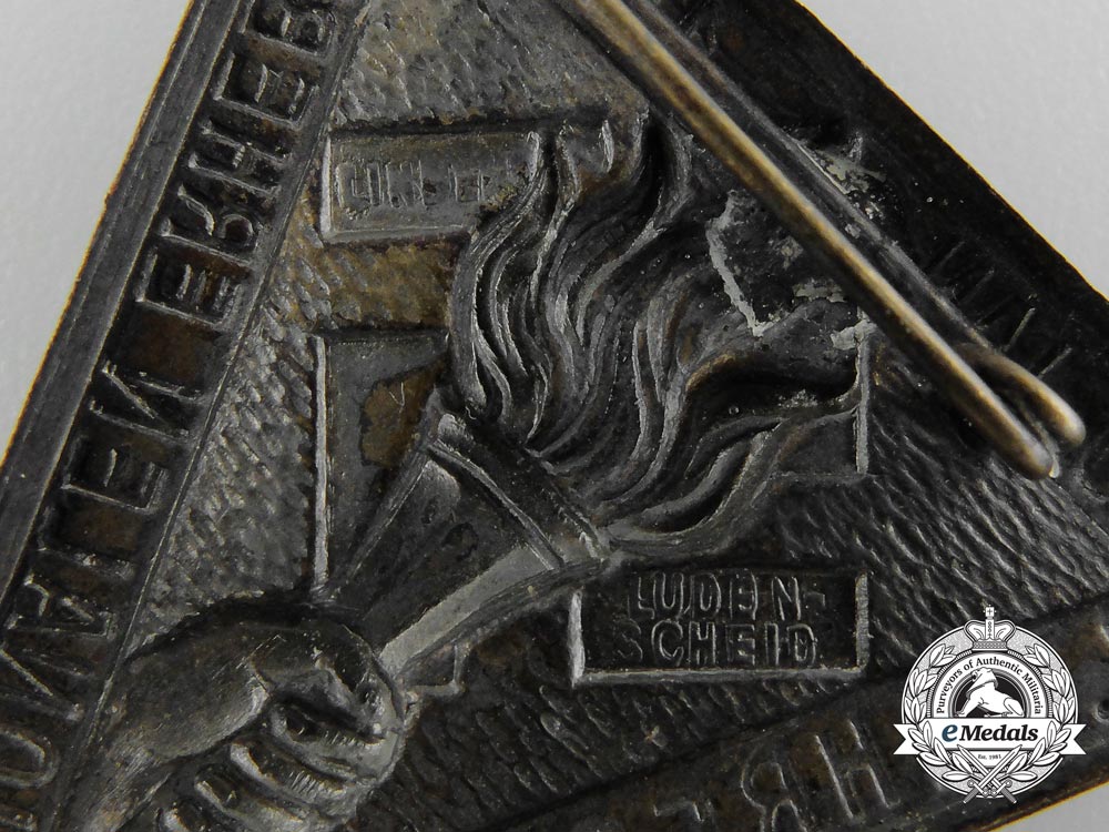 a19341_st_anniversary_of_the_national_rising_badge_b_9267