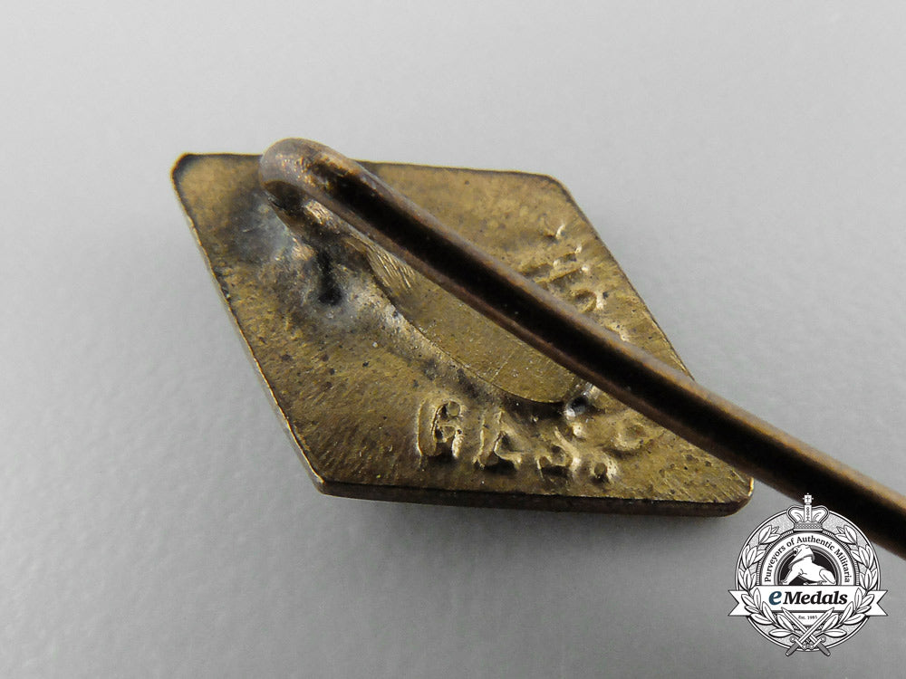 two_second_war_german_singers_league_stick_pins_b_9992
