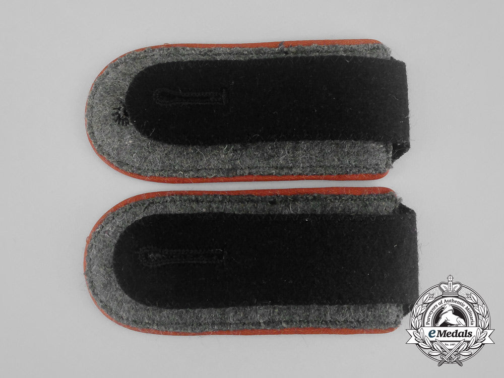 an_unissued_set_of_waffen-_ss_reconnaissance_em’s_shoulder_straps_bb_0409
