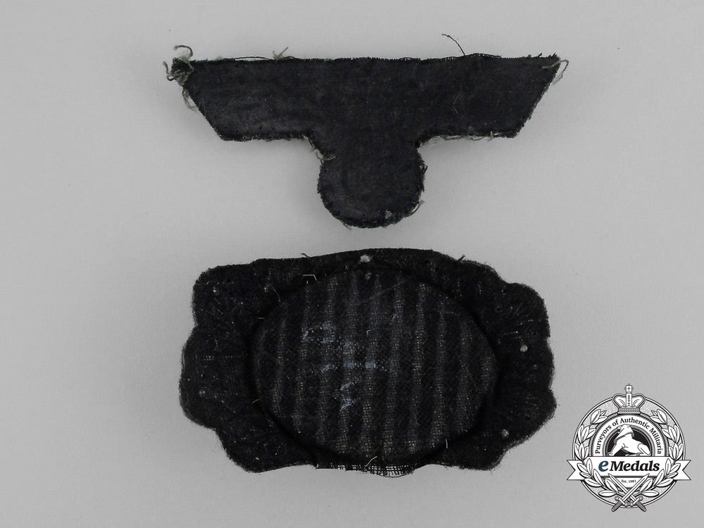 two_wehrmacht_heer(_army)_visor_cap_insignia_bb_0547