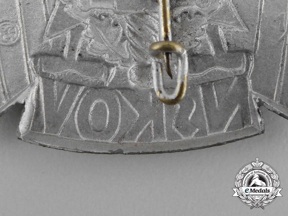 a_nskov(_national_socialist_war_victim’s_care)_cap_badge_by_deschler&_sohn_bb_0553