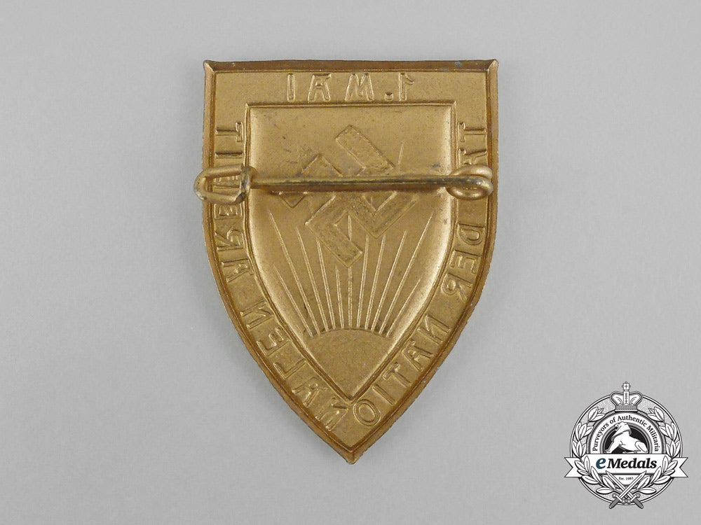 a_third_reich_period_national_day_of_labour_badge_bb_1085