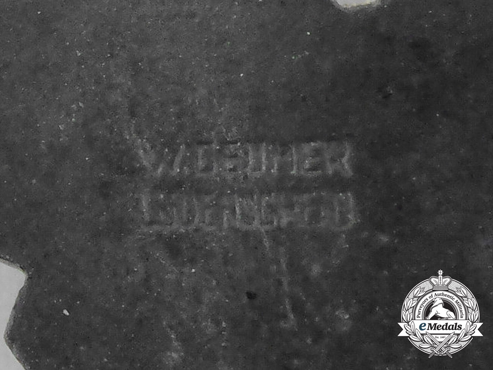 a_luftwaffe_air_gunner_badge(_without_lightning_bolts)_by_wilhelm_deumer_bb_1702