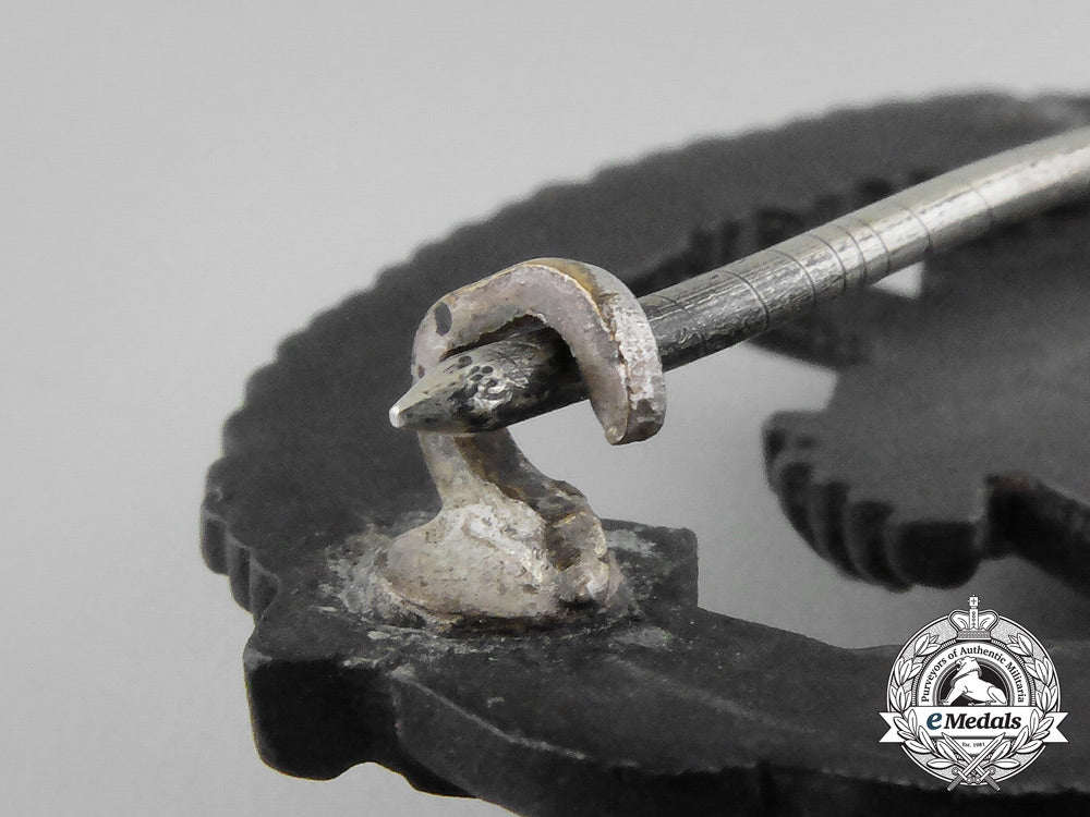 a_luftwaffe_air_gunner_badge(_without_lightning_bolts)_by_wilhelm_deumer_bb_1705