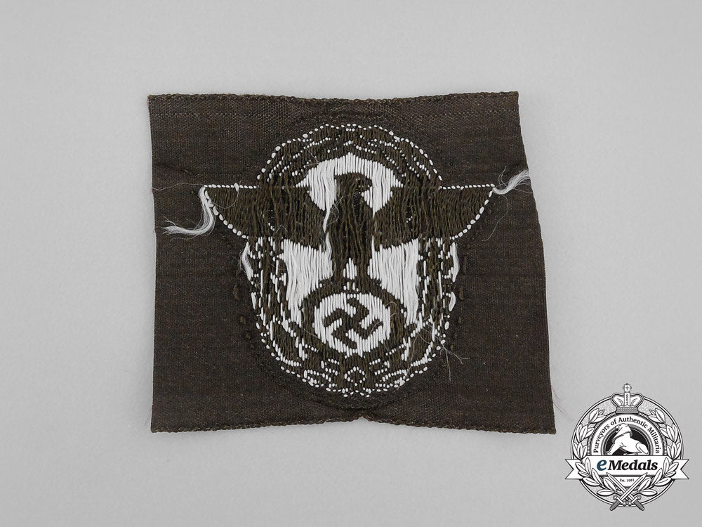 a_mint_and_unissued_eastern_people’s_police_m43_overseas_cap_insignia_bb_1824