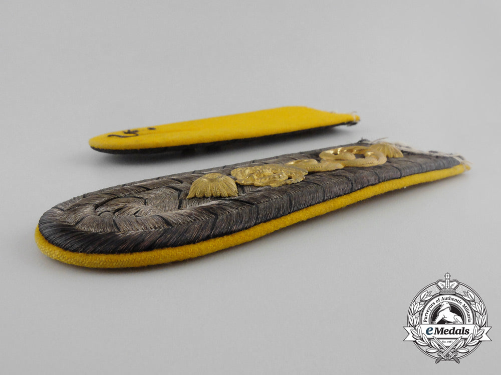 a_set_of_prussian3_rd_regiment_queen_elisabeth_grenadier_guards_shoulder_boards_bb_2599