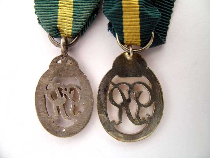 two_miniature_efficiency_decorations_bmm24803