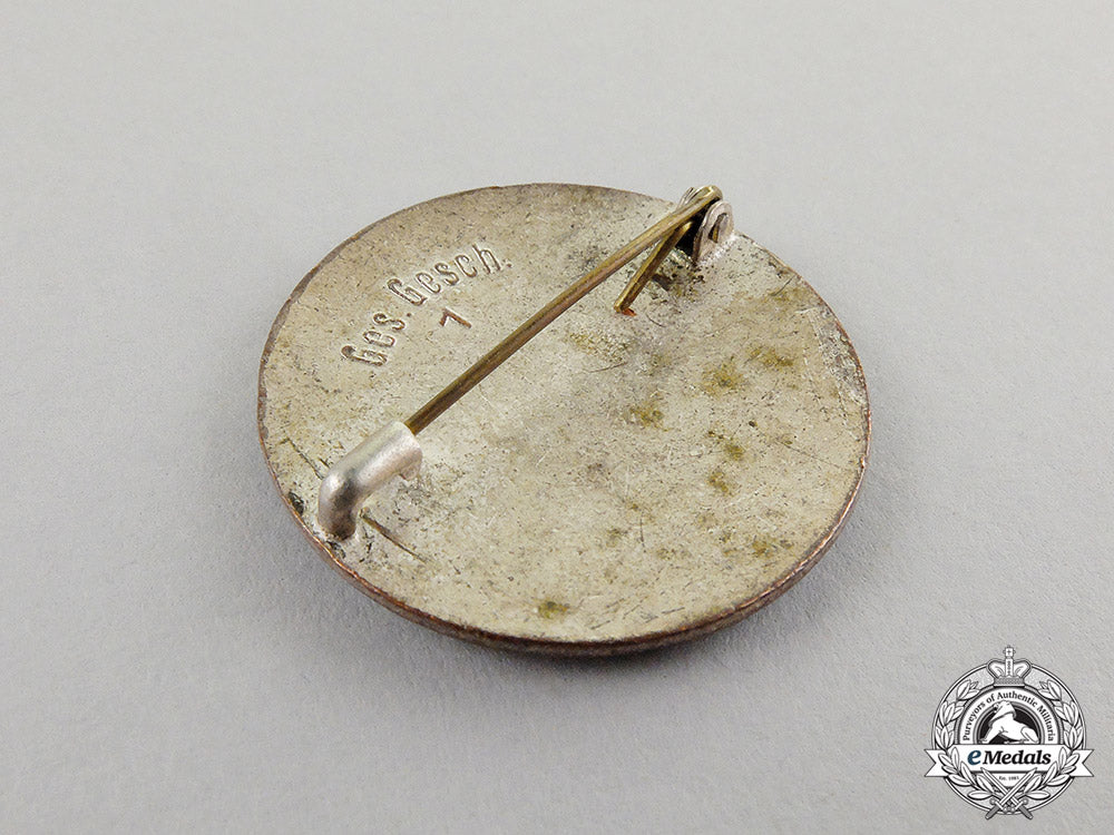 germany._a_drk(_german_red_cross)_helper_badge_c17-3475