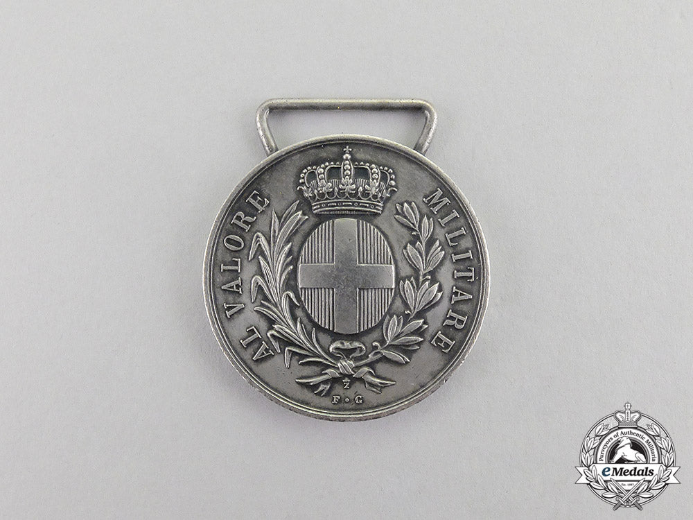 italy,_kingdom._a_silver"_al_valore_militare"_medal_awarded_for_greek_campaign,_c.1941_c17-377_3_1_1