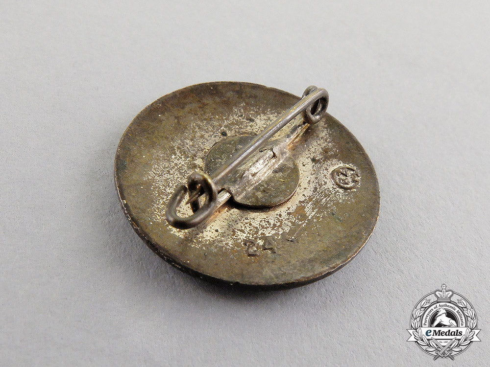 germany._a_dj(_german_youths)_membership_badge_c17-453_2