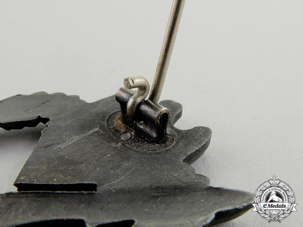 germany._a_second_war_period_silver_grade_infantry_assault_badge_c17-664