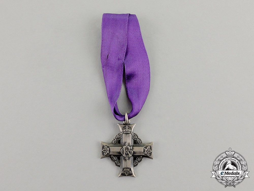 canada._a_memorial_cross_to_private_rayner,_died_of_wounds_from_the_battle_of_hill70_c17-7370