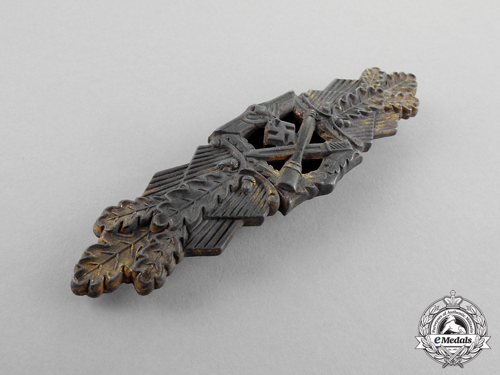 germany._a_gold_grade_close_combat_clasp_by_f._linden;_soldered_hinge_type_c17-8370