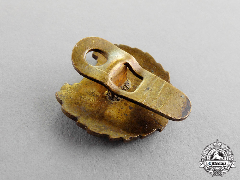 slovakia._a_hlinka_slovak_people's_party_membership_badge_c17-8578