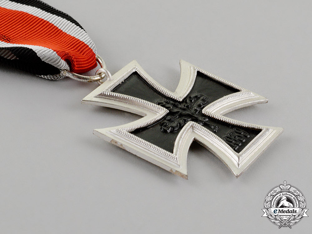 germany,_republic._a_mint_iron_cross1939_second_class,_alternative1957_version_c18-012302