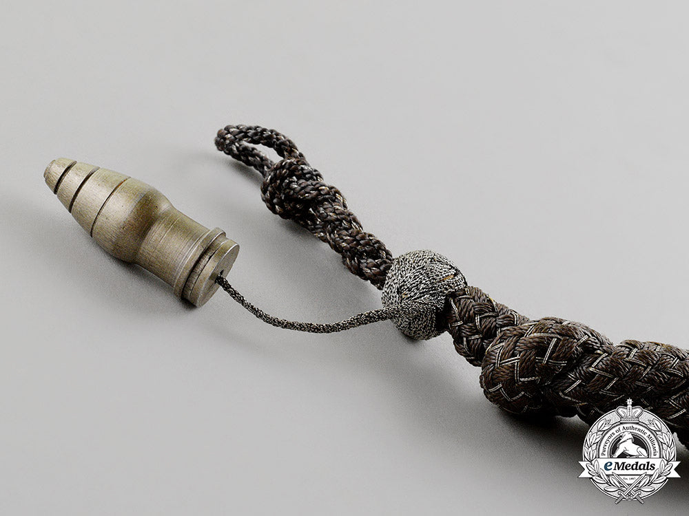 germany._a_luftwaffe_marksmanship_proficiency_lanyard,_grade_ii_c18-012327