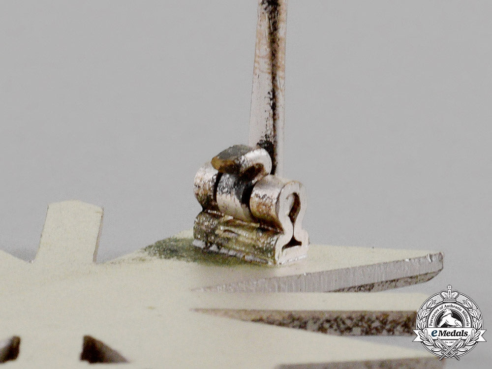 germany,_republic._a_war_merit_cross_first_class_with_swords,_alternative1957_version_c18-012342