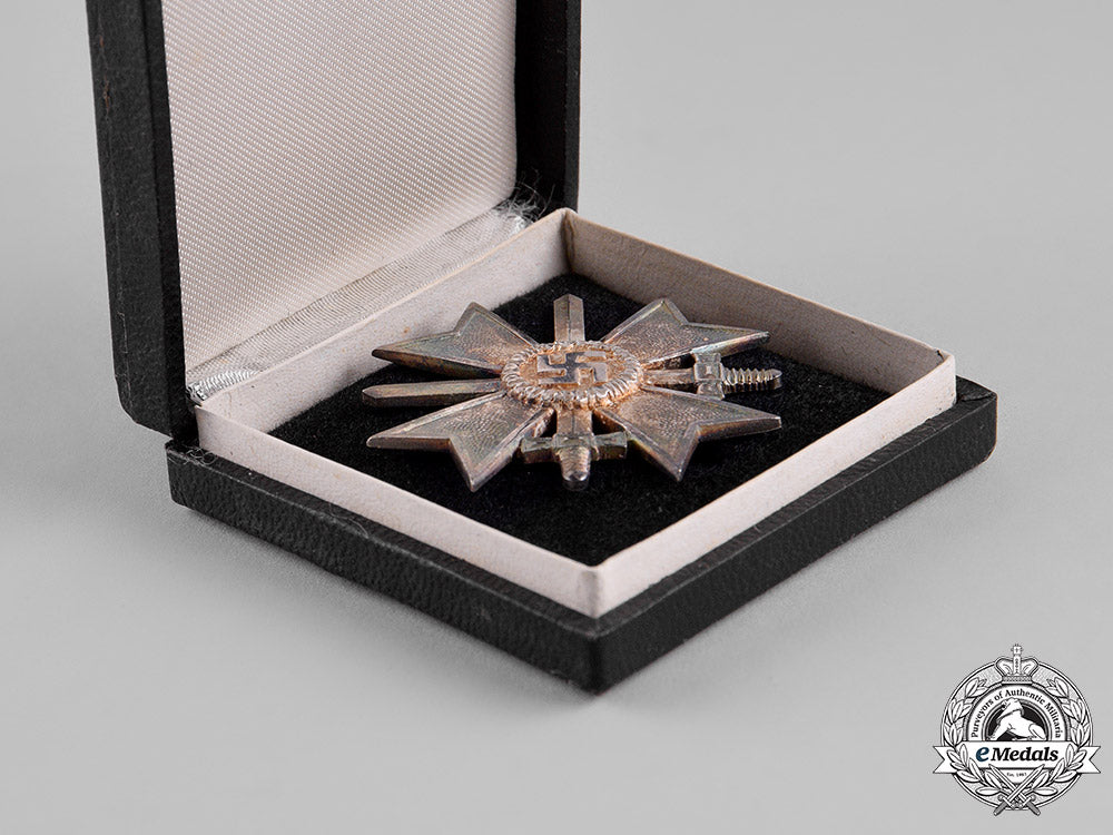 germany,_third_reich._a_mint_war_merit_cross_i_class_with_swords,_by_deschler_c18-013513