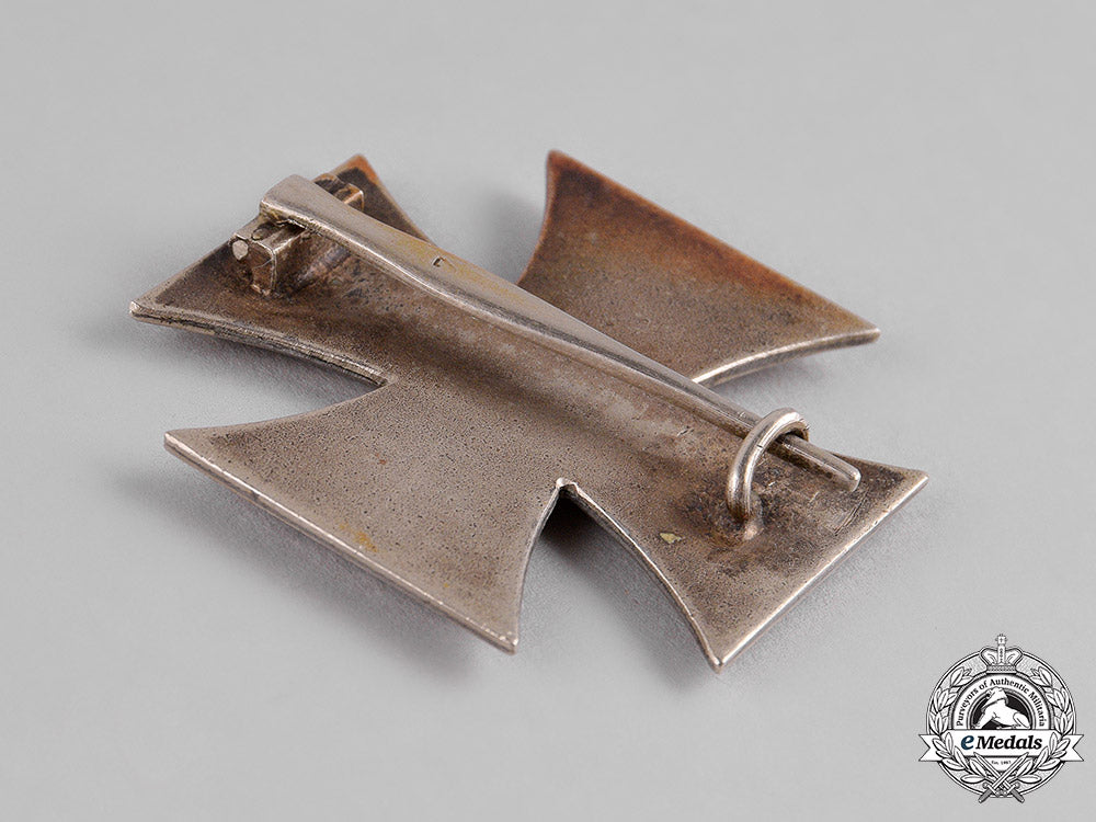 germany._an_early_iron_cross1939_first_class_by_paul_meybauer,_berlin_c18-013569