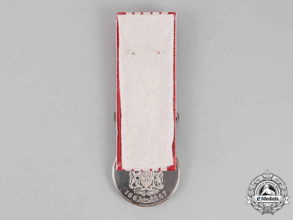 canada._a_centennial_medal1867-1967_c18-013640