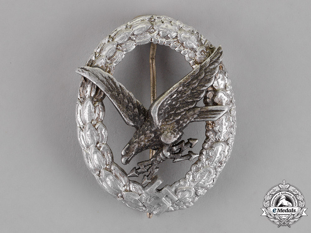 germany._a_scarce_aluminum_version_of_a_luftwaffe_radio_operator&_air_gunner_badge_by_assmann&_söhne_c18-015991