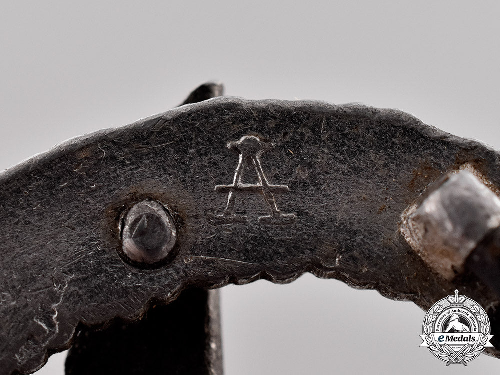 germany._a_scarce_aluminum_version_of_a_luftwaffe_radio_operator&_air_gunner_badge_by_assmann&_söhne_c18-015997