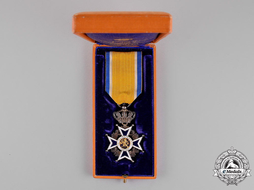 netherlands,_kingdom._an_order_of_orange_nassau,_knight,_civil_division,_c.1920_c18-016102