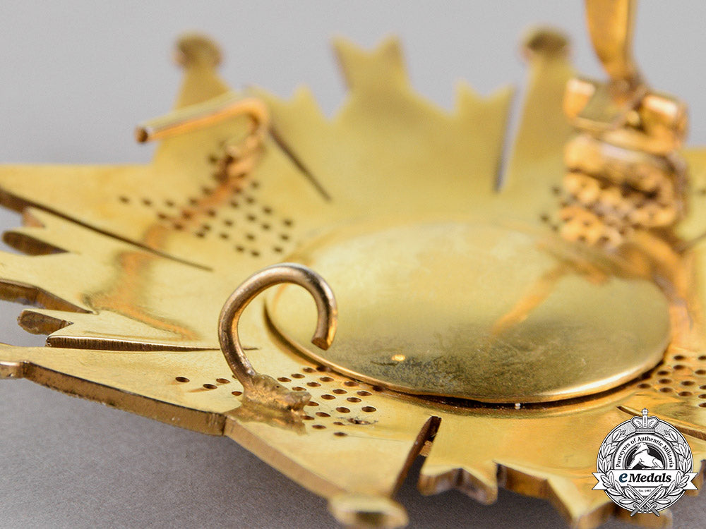 spain,_constitutional._a_royal_and_military_order_of_saint_hermenegildo,2_nd_class_cross,_c.1980_c18-016181