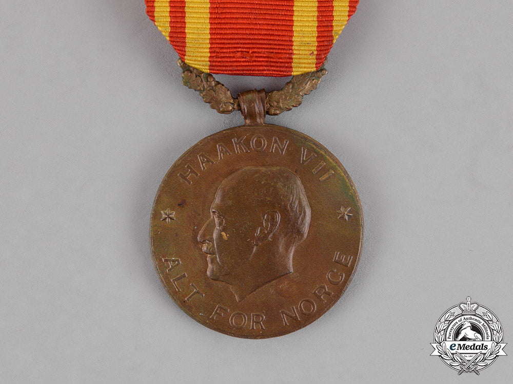 norway,_kingdom._a_war_medal1940-1945_c18-016242
