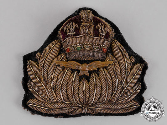 great_britain._a_royal_naval_air_service(_rnas)_officer's_cap_badge,_c.1916_c18-016285